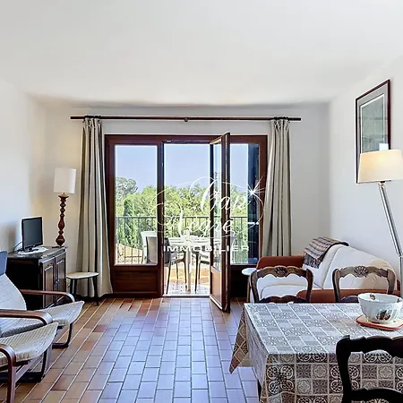 Mazet T2 Avec Balcon 4 Pers Hubac Bleu A Cavaliere Daire *