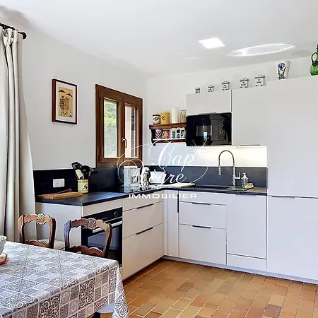 Mazet T2 Avec Balcon 4 Pers Hubac Bleu A Cavaliere Daire