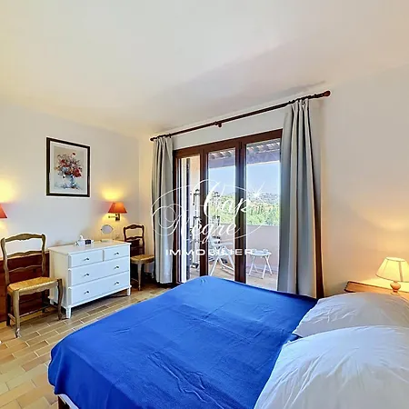 Mazet T2 Avec Balcon 4 Pers Hubac Bleu A Cavaliere Daire *