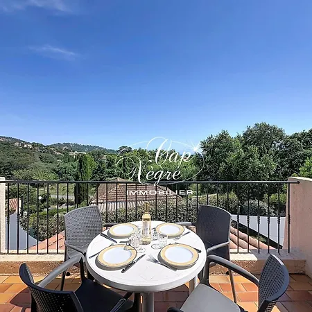 Mazet T2 Avec Balcon 4 Pers Hubac Bleu A Cavaliere